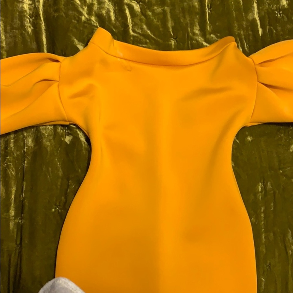 Yellow tight dress!